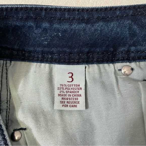 Almost Famous Skinny Ripped Jean - Picture 6 of 10